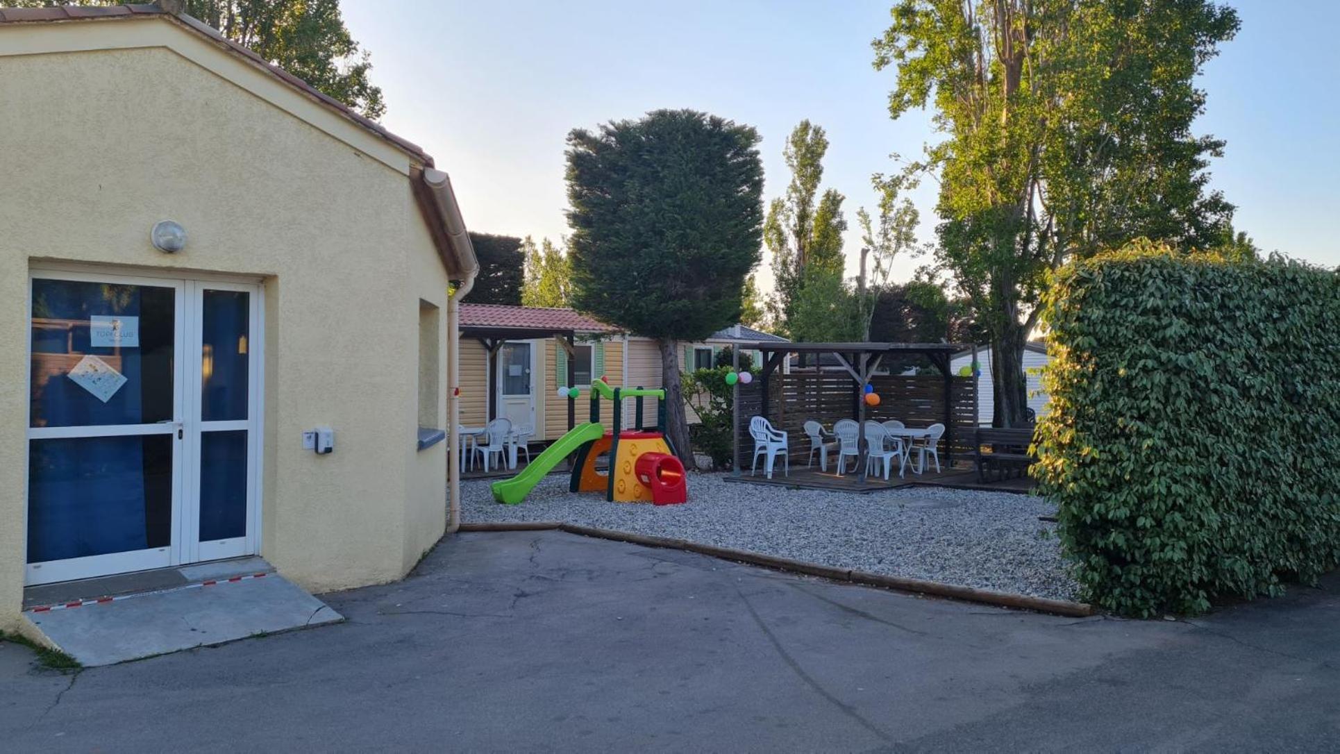 Mobilhome Au Camping Les Salins De La Gardiole Ex Camping Europe Vic-la-Gardiole Exteriér fotografie